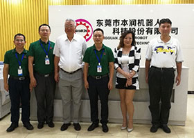 Wei precision chairman Guo Taiqiang with the delegation to visit our